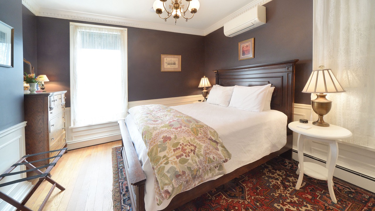 Photo of Bedroom in Saratoga Springs