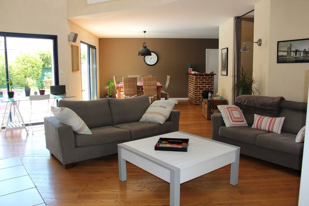 Photo of Livingroom in Theix-Noyalo