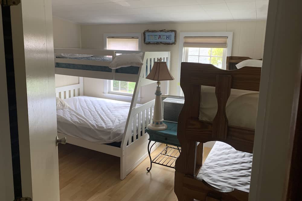Photo of Bedroom in West Yarmouth