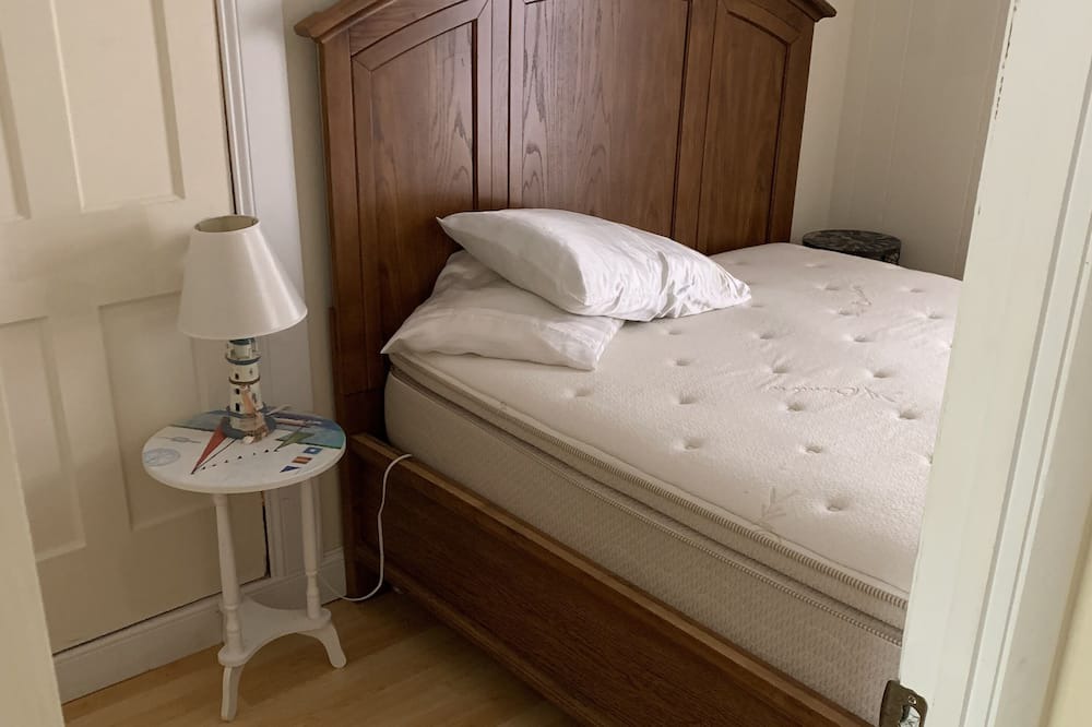 Photo of Bedroom in West Yarmouth