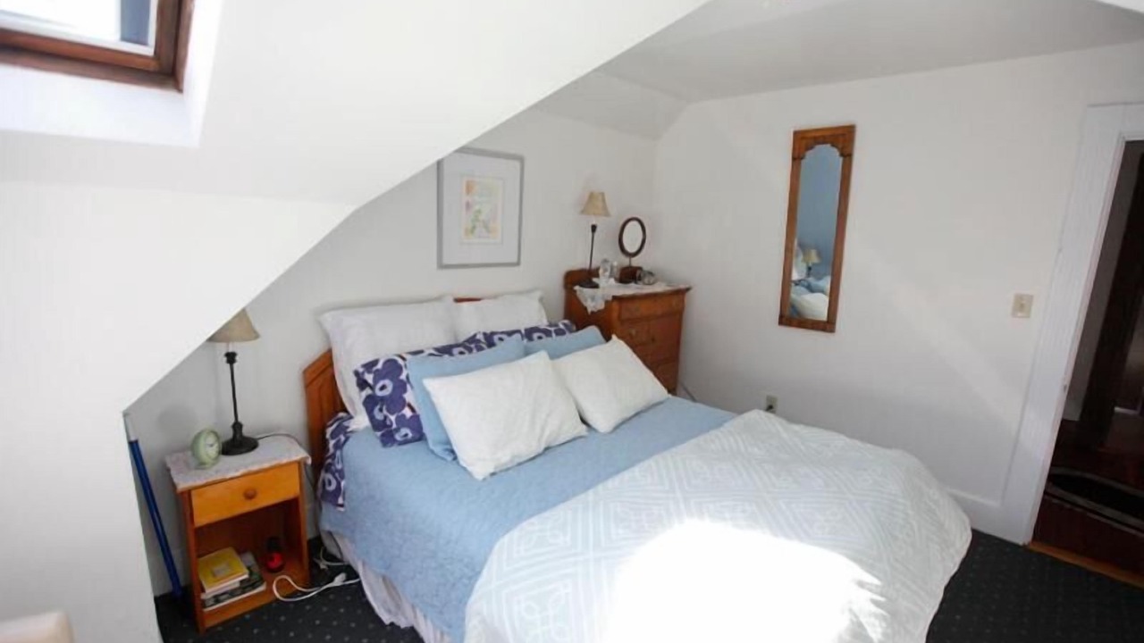 Photo of Bedroom in Newton Highlands
