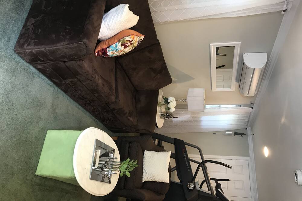 Photo of Bedroom in East Setauket