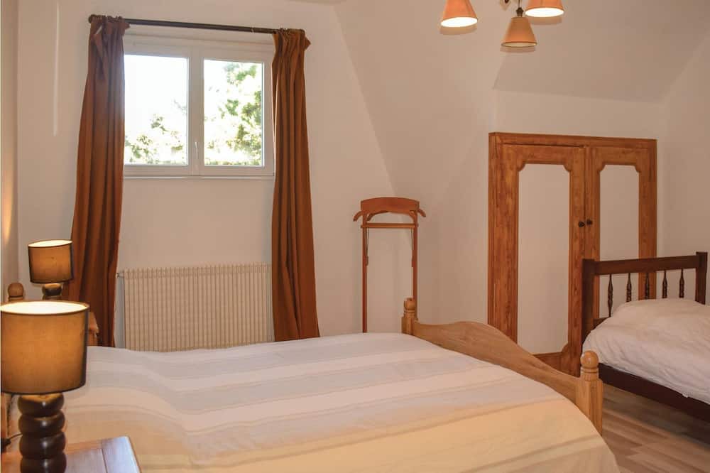 Photo of Bedroom in Sables-d'Or-les-Pins
