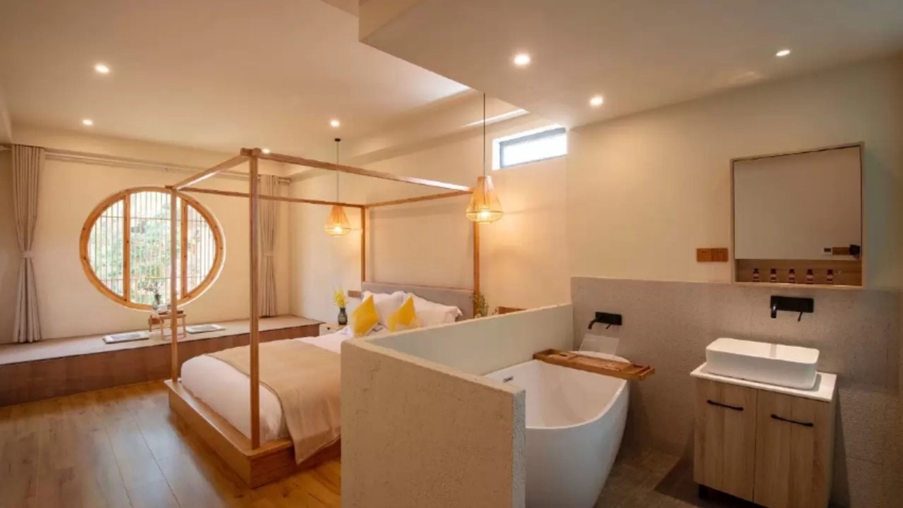 Photo of Bathroom in Pujiang County