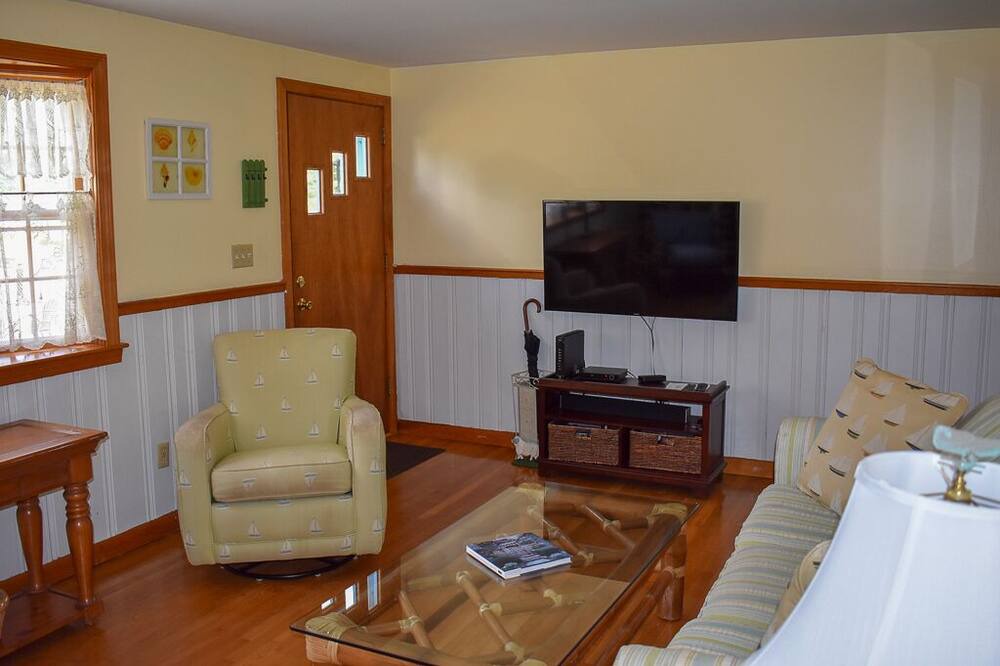 Photo of Livingroom in Dennis Port