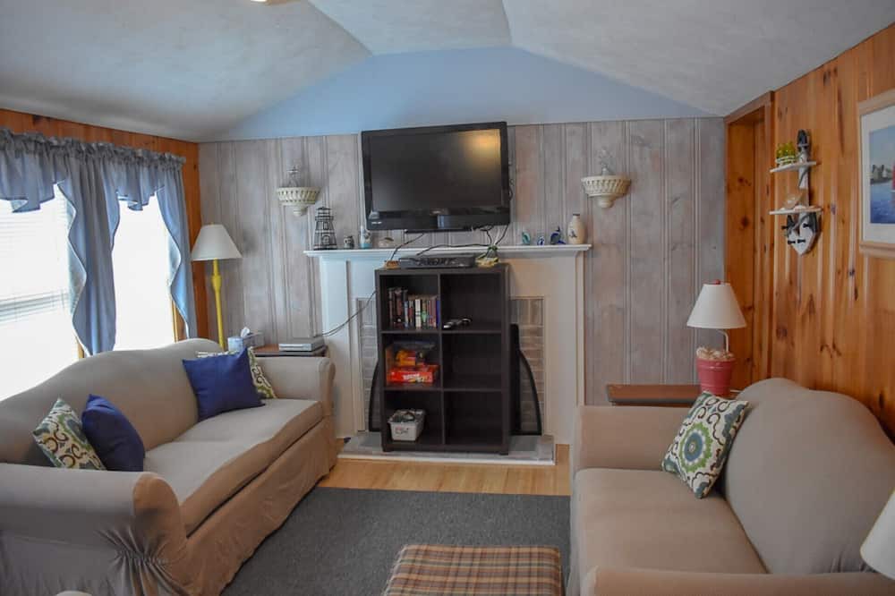 Photo of Livingroom in Dennis Port