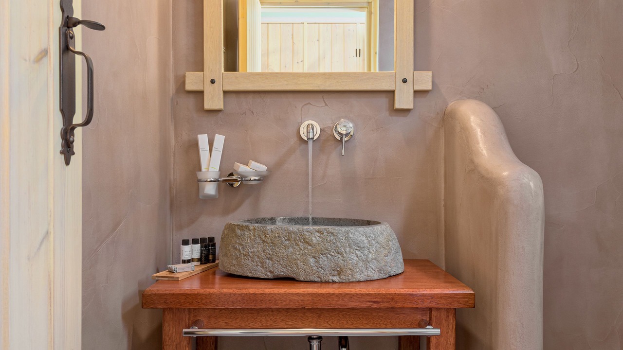 Photo of Bathroom in Pedi