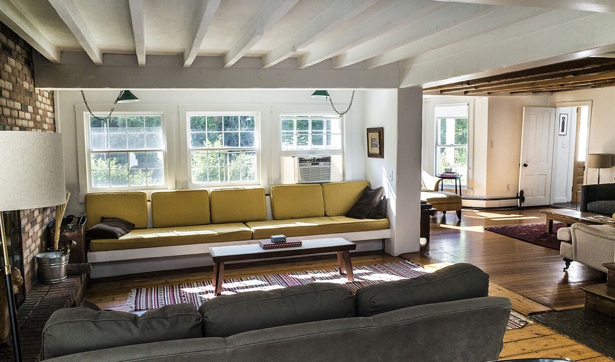 Photo of Livingroom in Lake Hill
