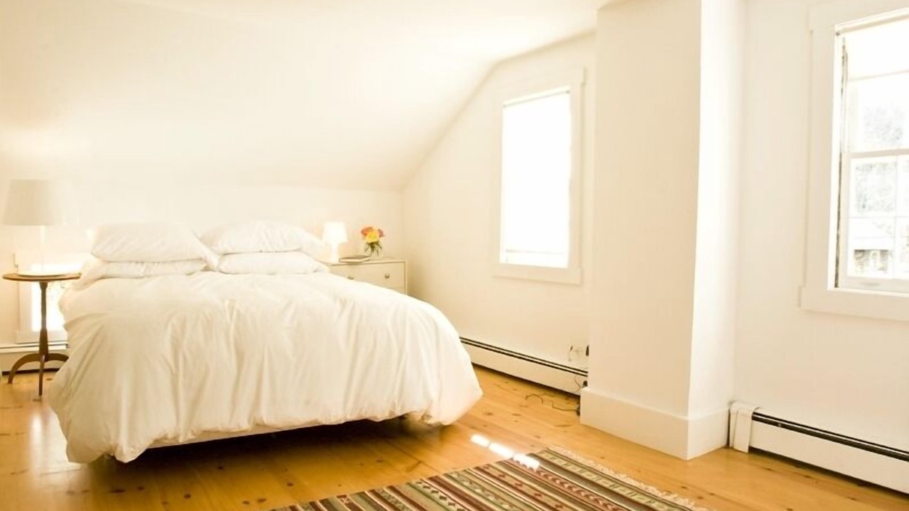 Photo of Bedroom in Lake Hill