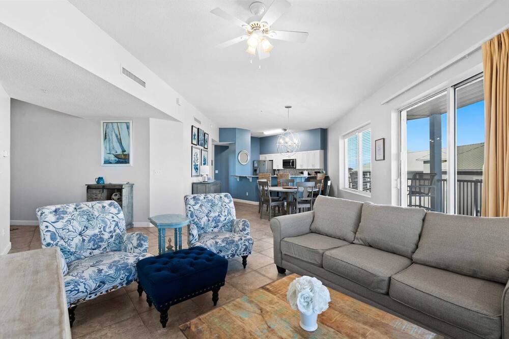 Photo of Livingroom in Avalon Beach Estates
