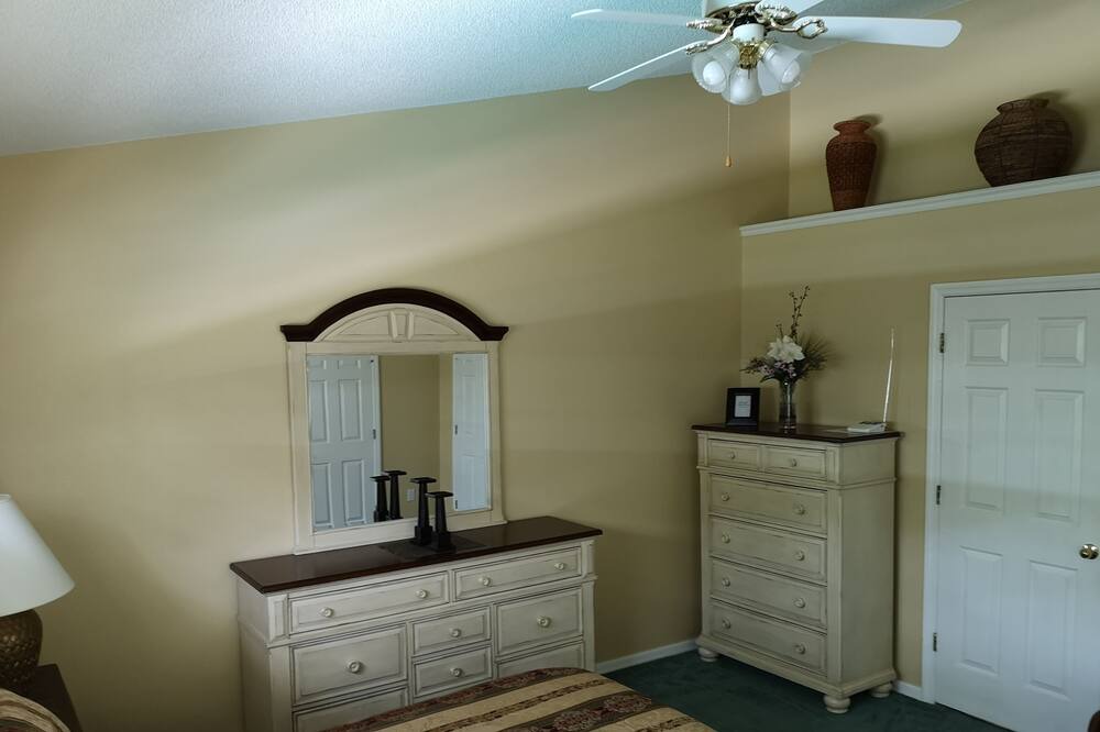 Photo of Bedroom in Bridgewater Crossing