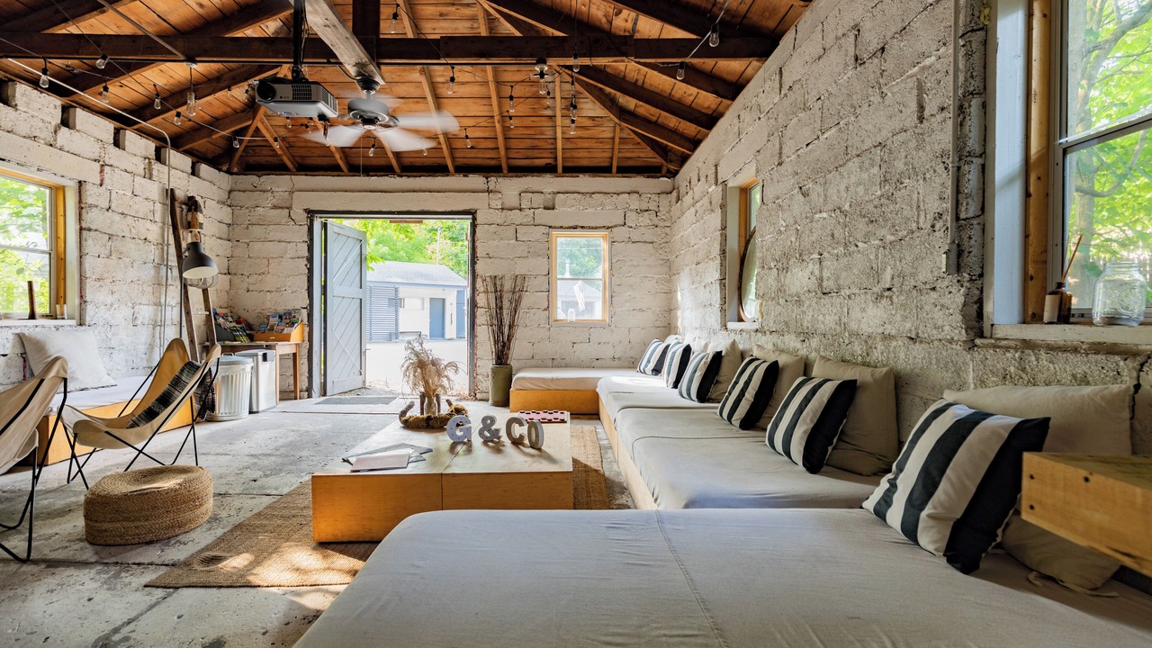 Photo of Livingroom in Phoenicia