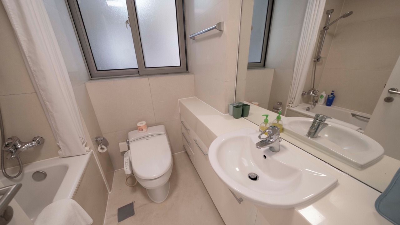 Photo of Bathroom in Xujiahui