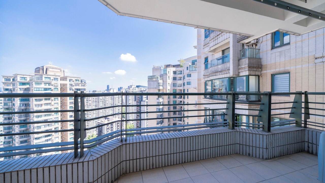 Photo of Patio Balcony in Xujiahui