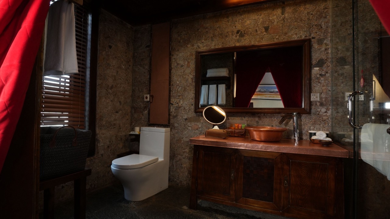 Photo of Bathroom in Shangri-La