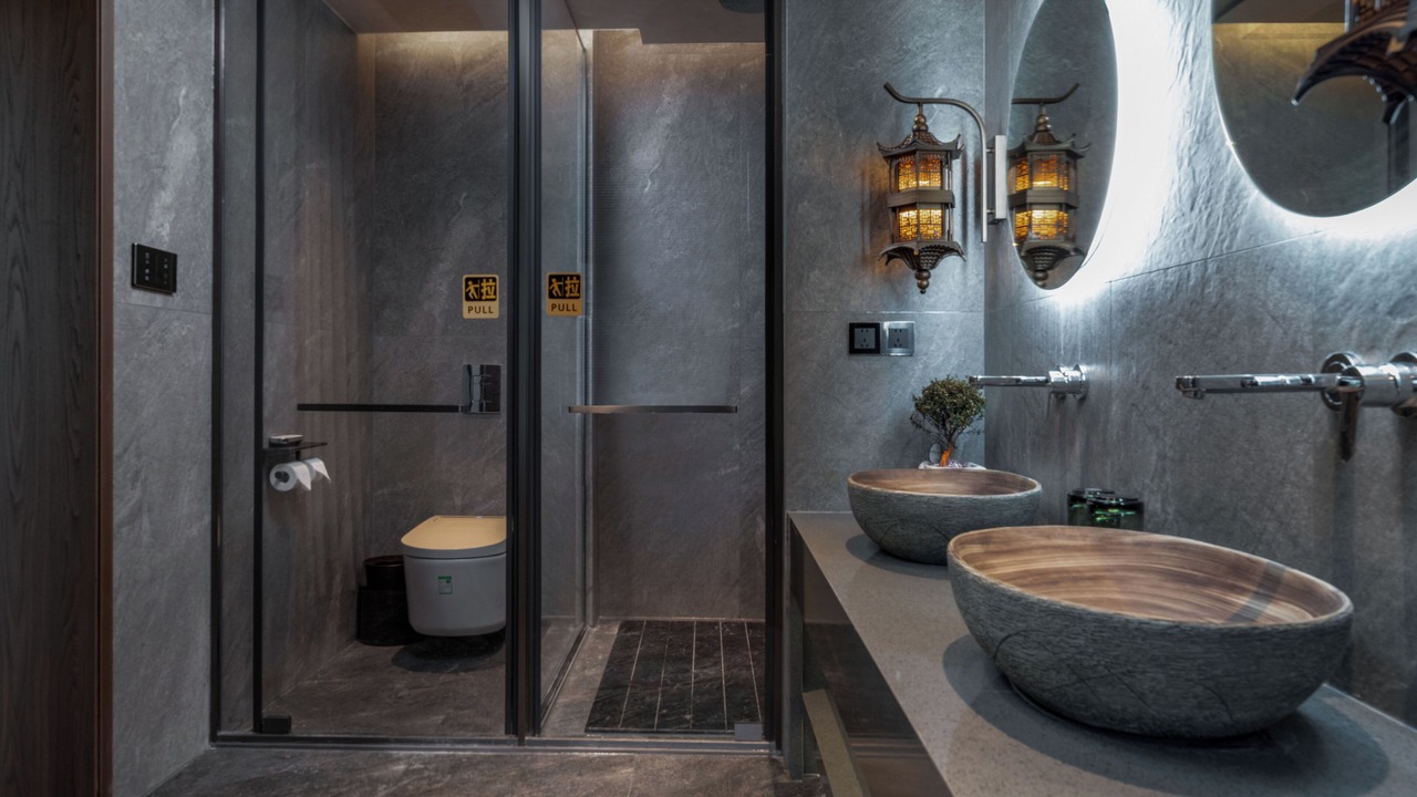 Photo of Bathroom in Fenghuang