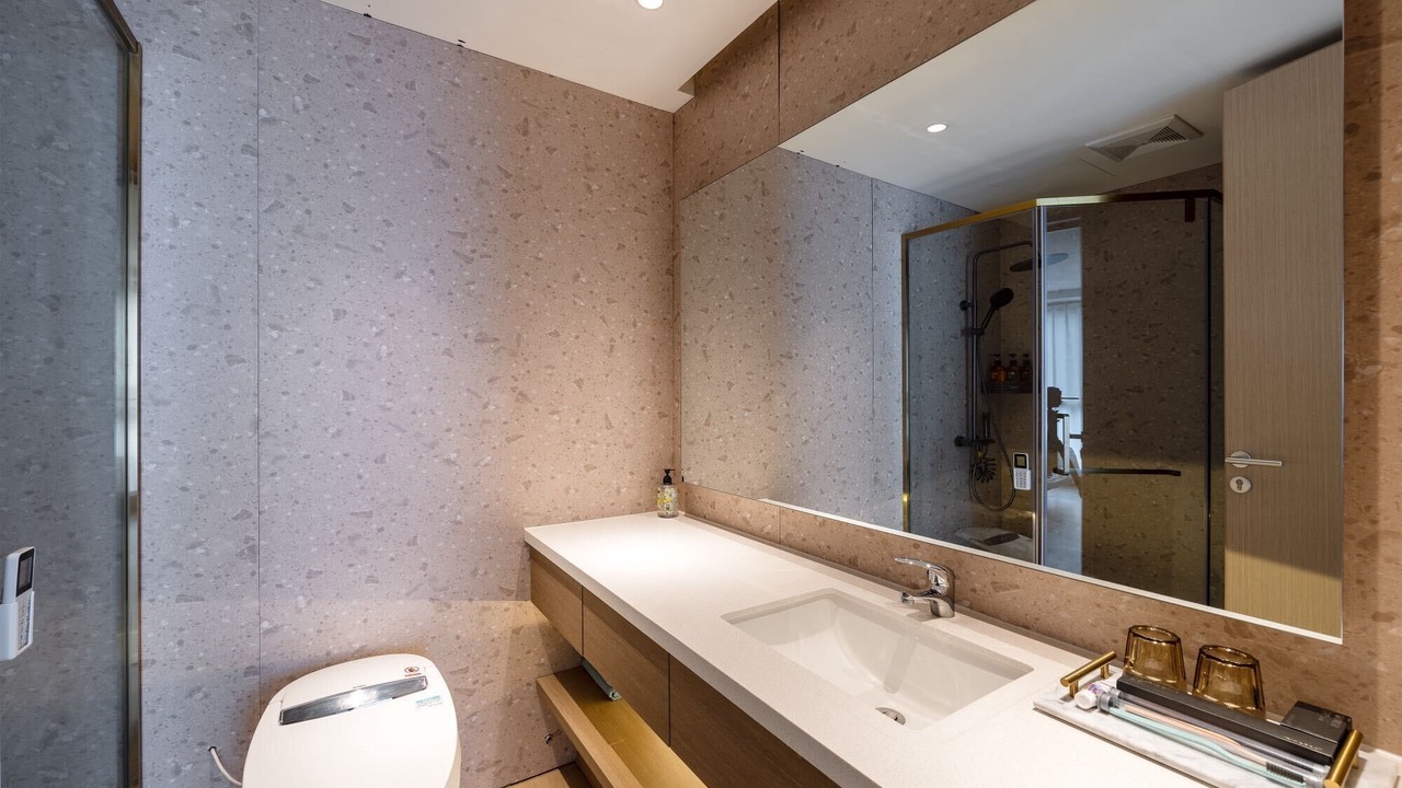 Photo of Bathroom in Jianwai Street