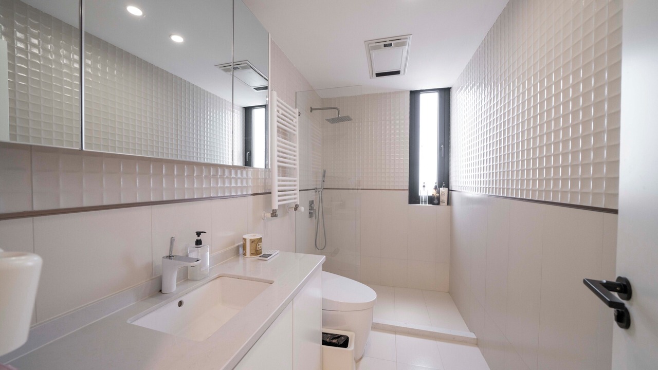 Photo of Bathroom in Downtown Shanghai