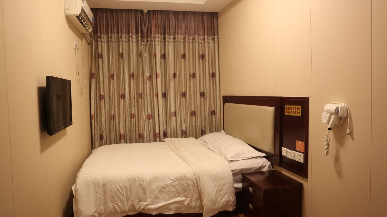 Photo of Bedroom in Fenghuang