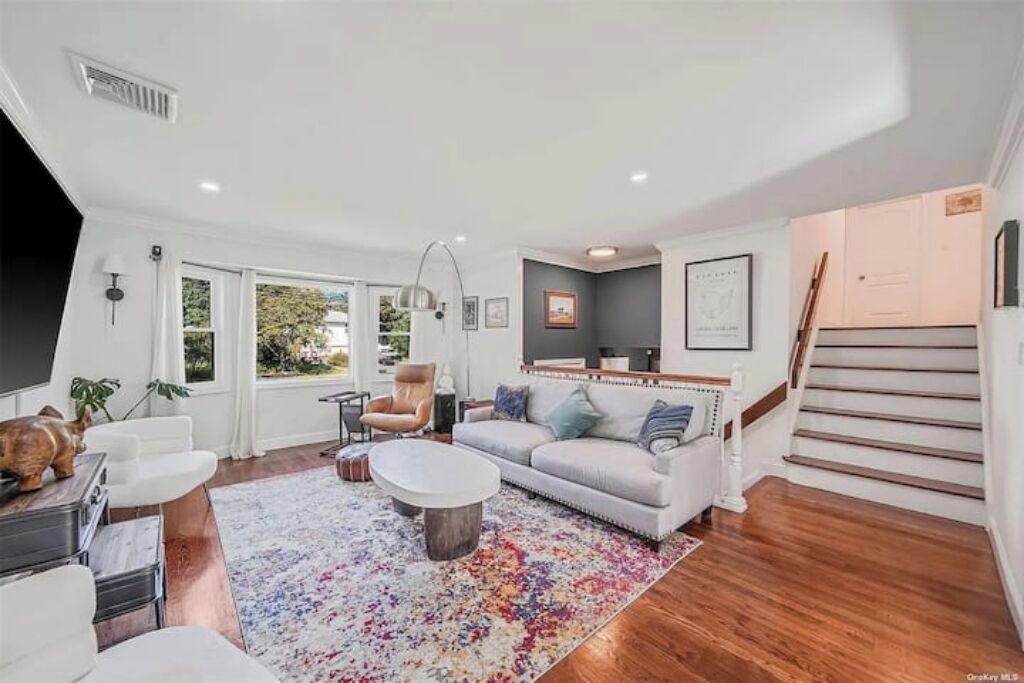 Photo of Livingroom in Port Jefferson