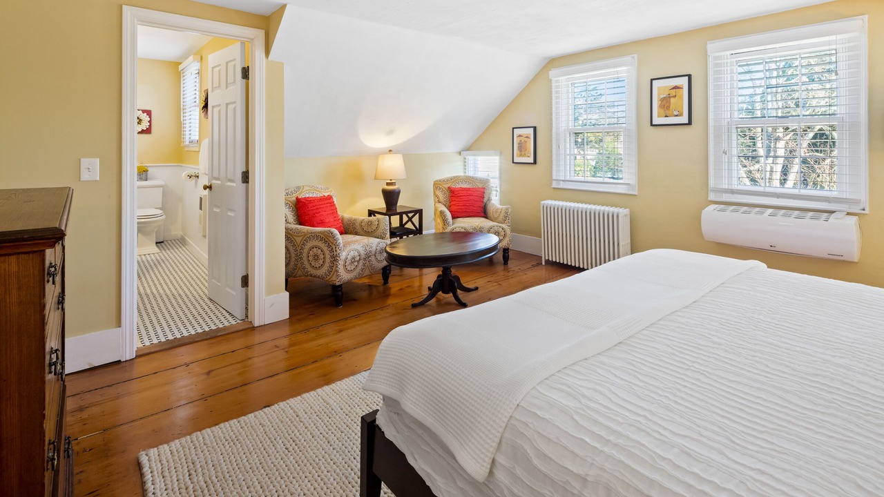 Photo of Bedroom in East Orleans