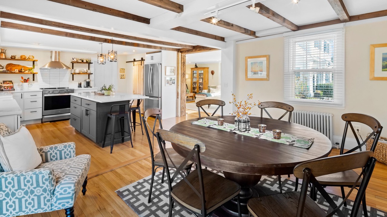 Photo of Livingroom in East Orleans