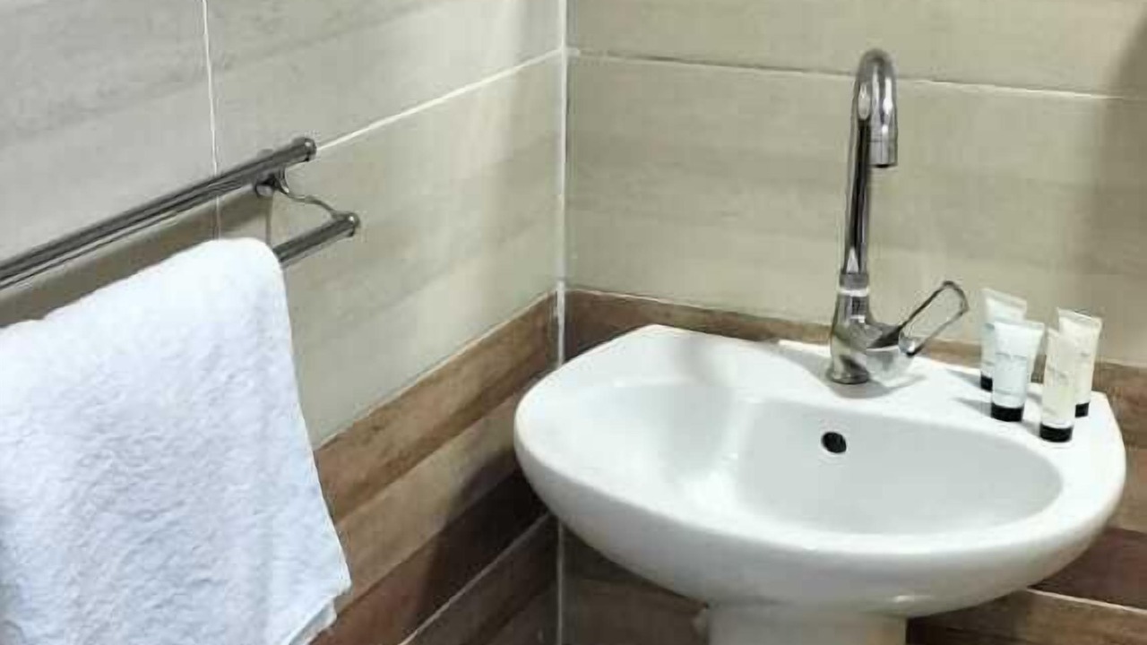 Photo of Bathroom in Pyramids Gardens