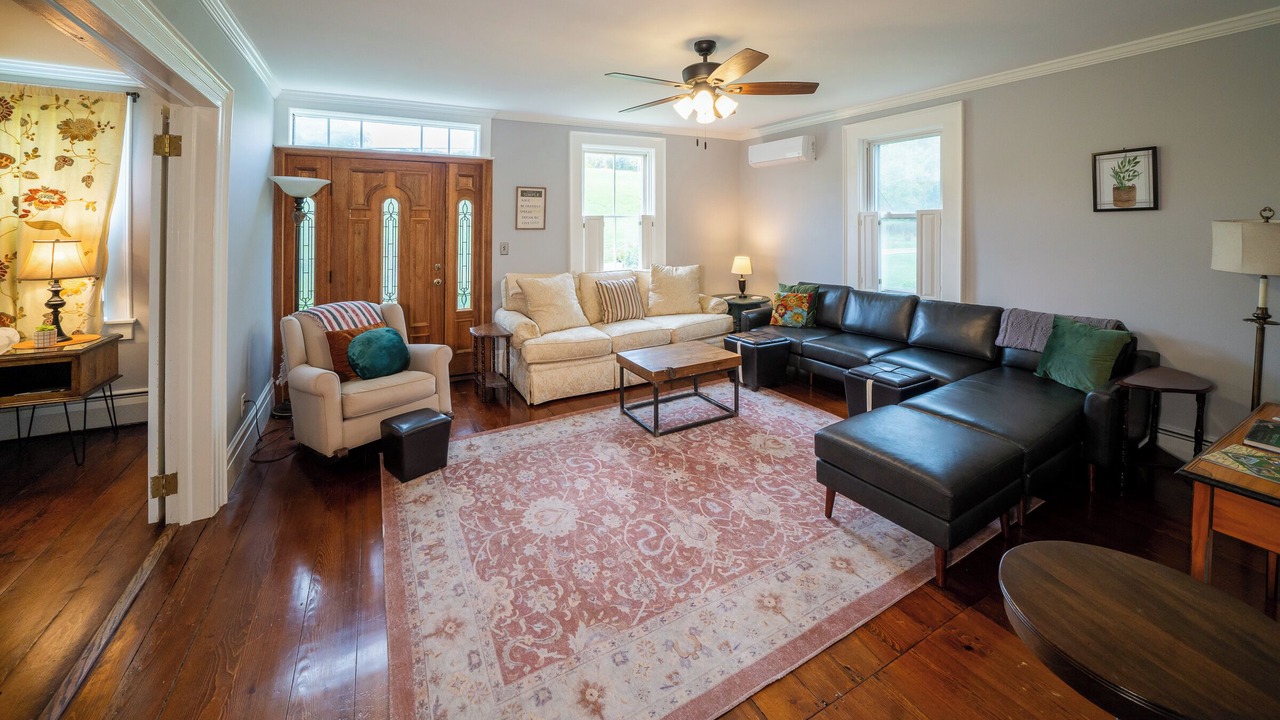 Photo of Livingroom in Cooperstown