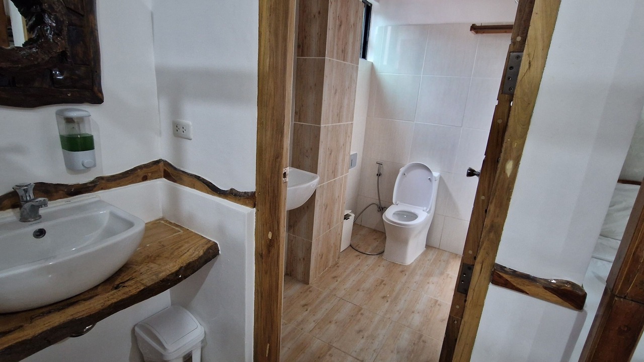 Photo of Bathroom in Basdiot