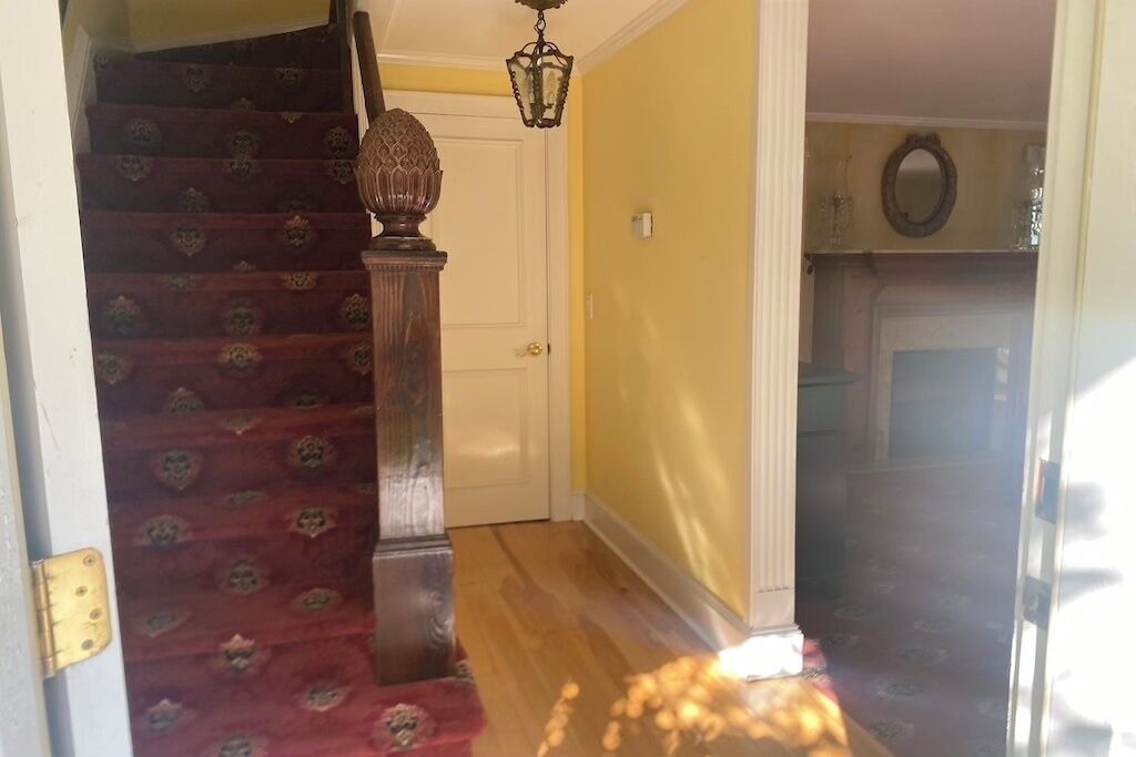 Photo of Others in Laurel Hollow