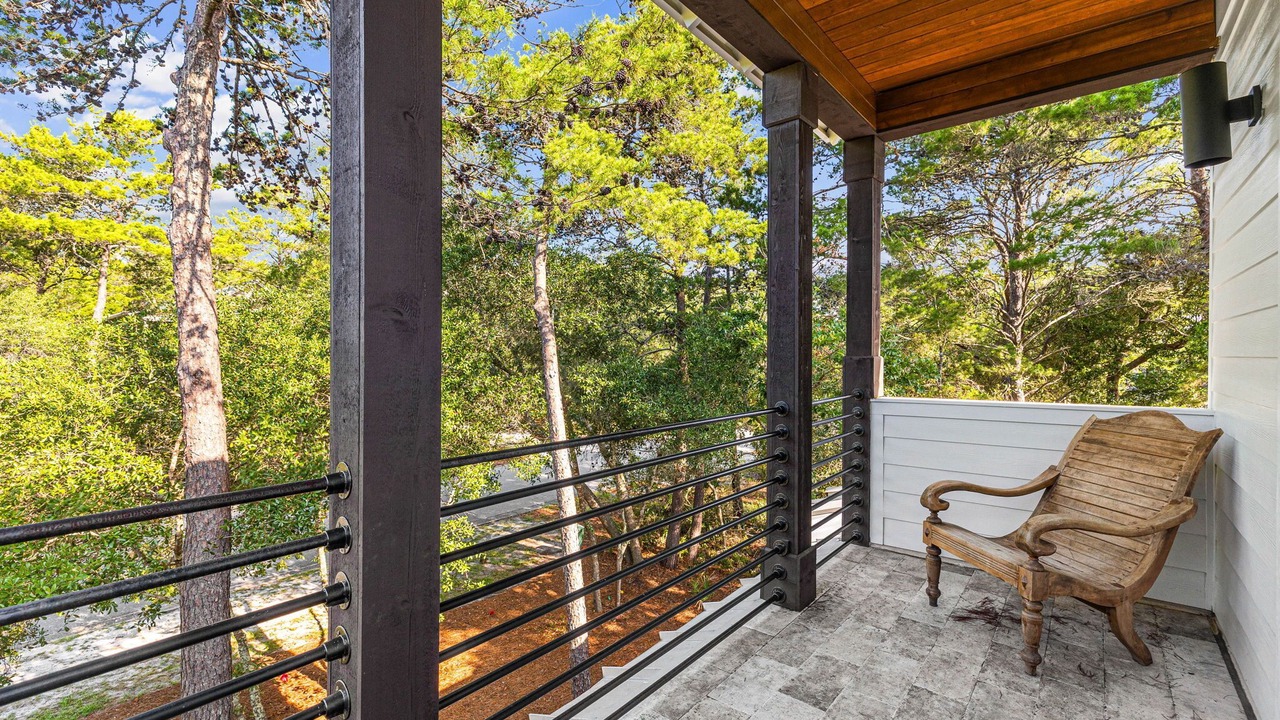 Photo of Outdoor in White's Gulfview