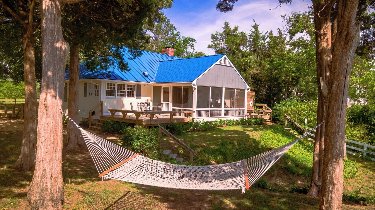 Photo of Outdoor in White Stone