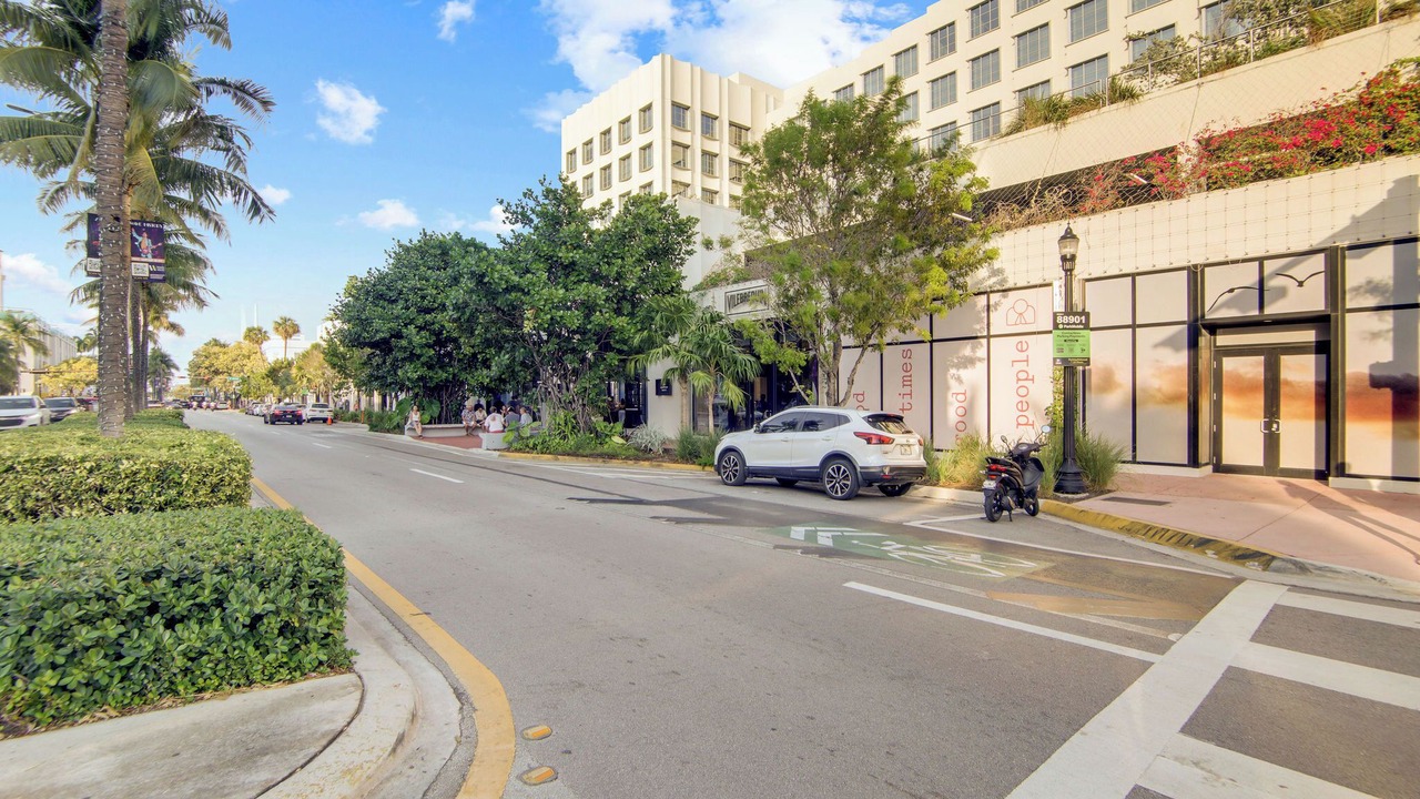 Photo of Outdoor in Flamingo/Lummus