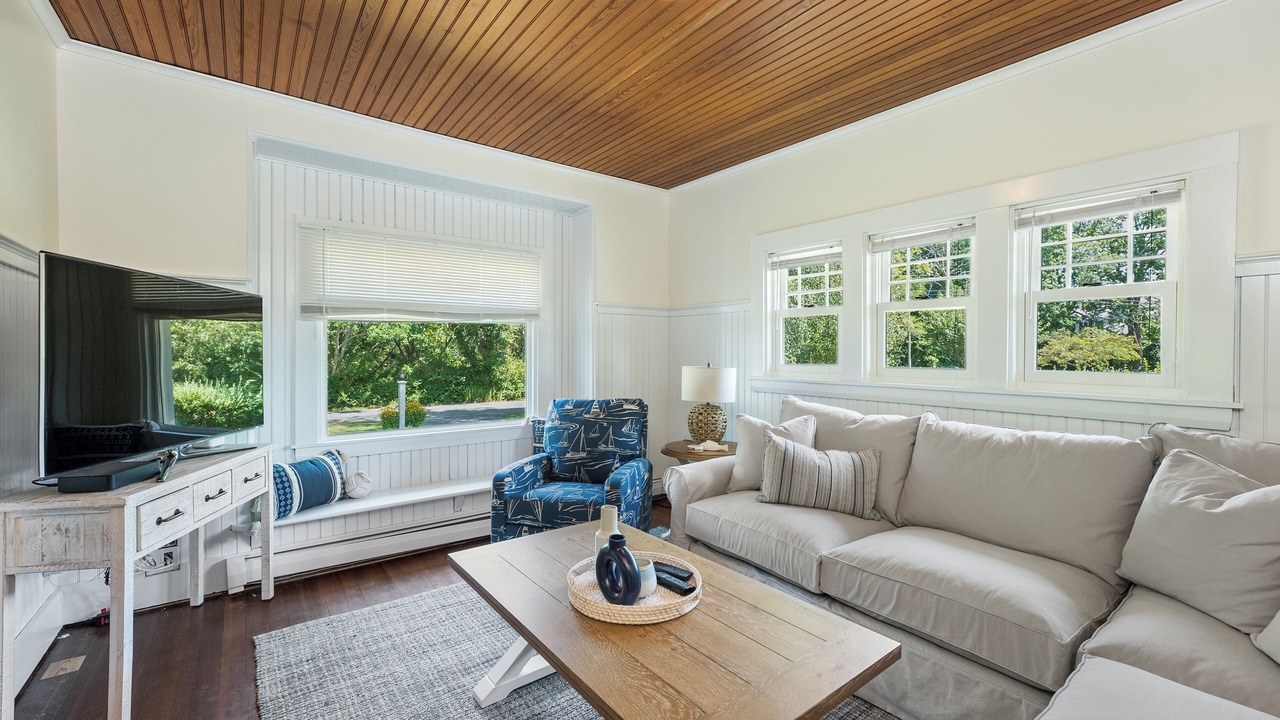 Photo of Livingroom in Barnstable