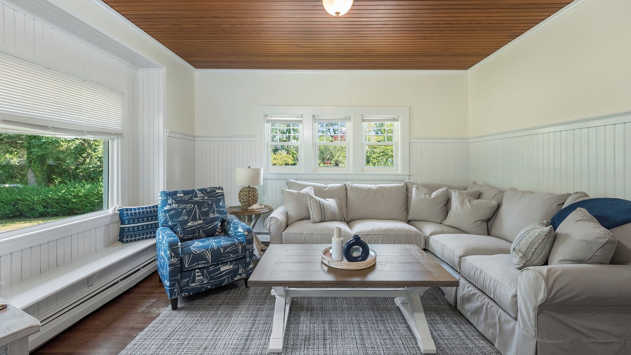 Photo of Livingroom in Barnstable