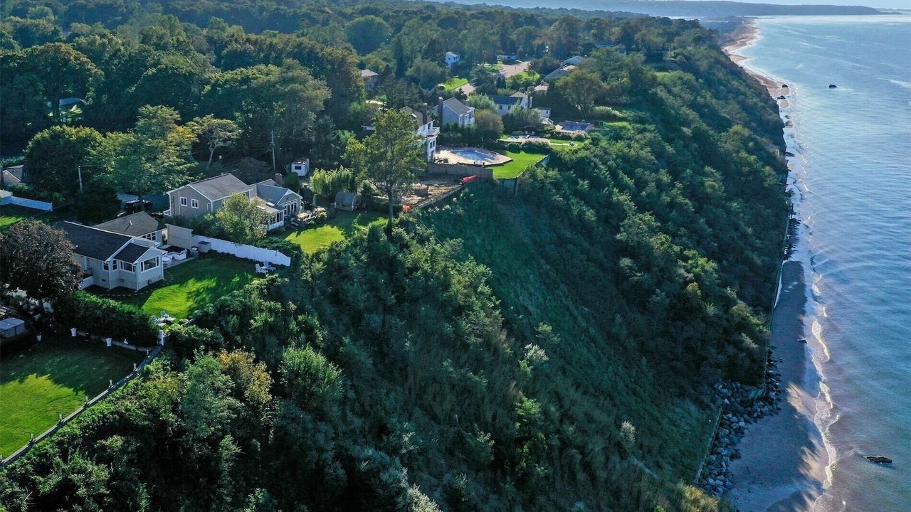 Photo of Outdoor in Miller Place
