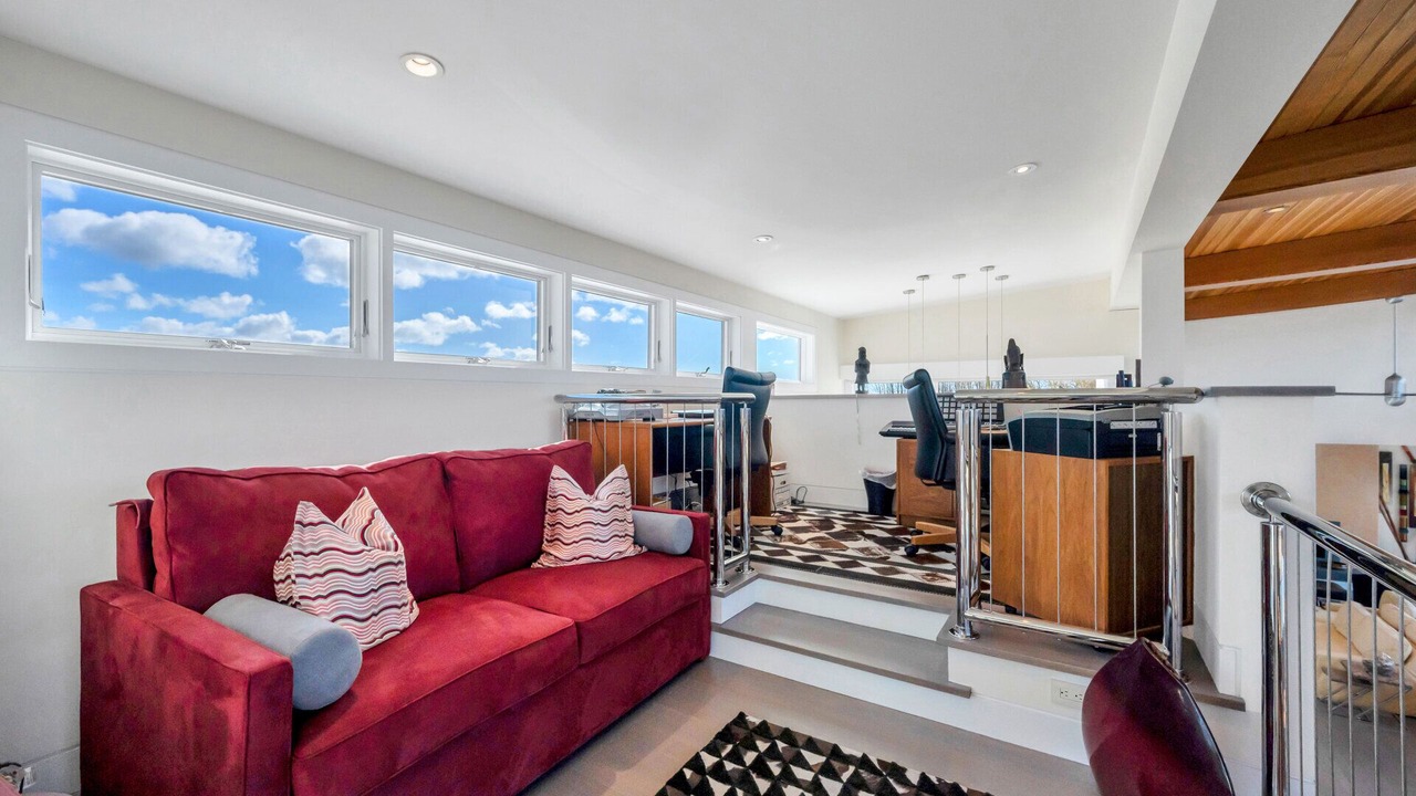 Photo of Livingroom in Westhampton