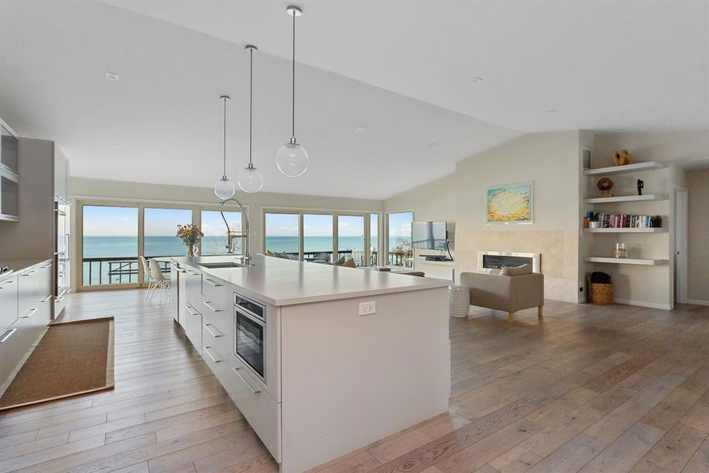 Photo of Kitchen in Beverly Shores