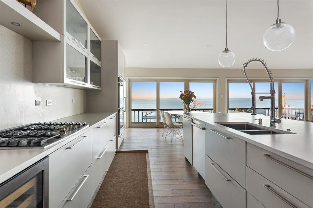 Photo of Kitchen in Beverly Shores