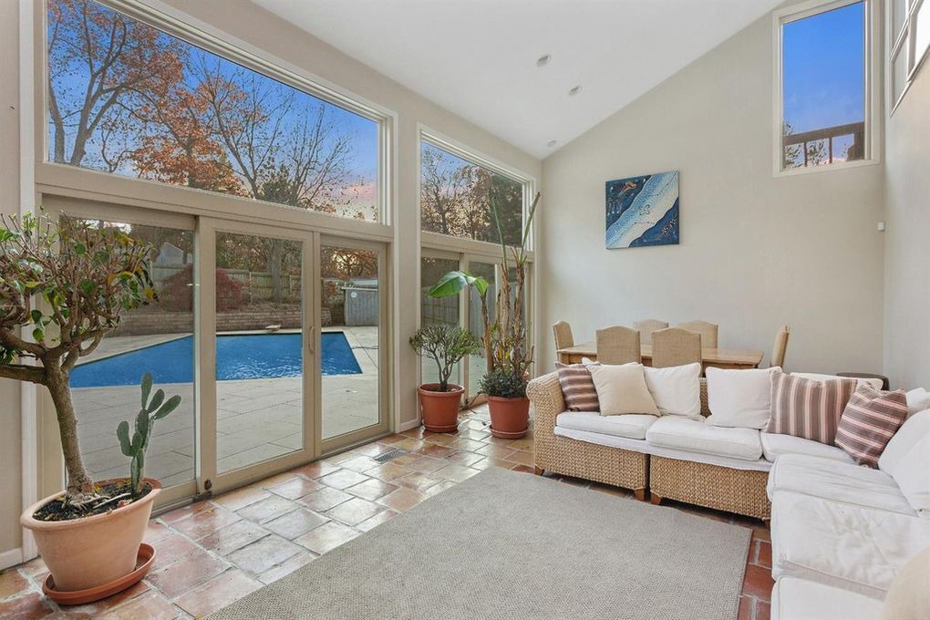 Photo of Livingroom in Beverly Shores