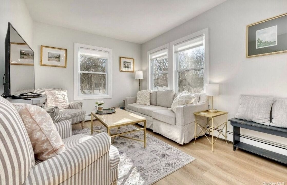 Photo of Livingroom in Sound Beach