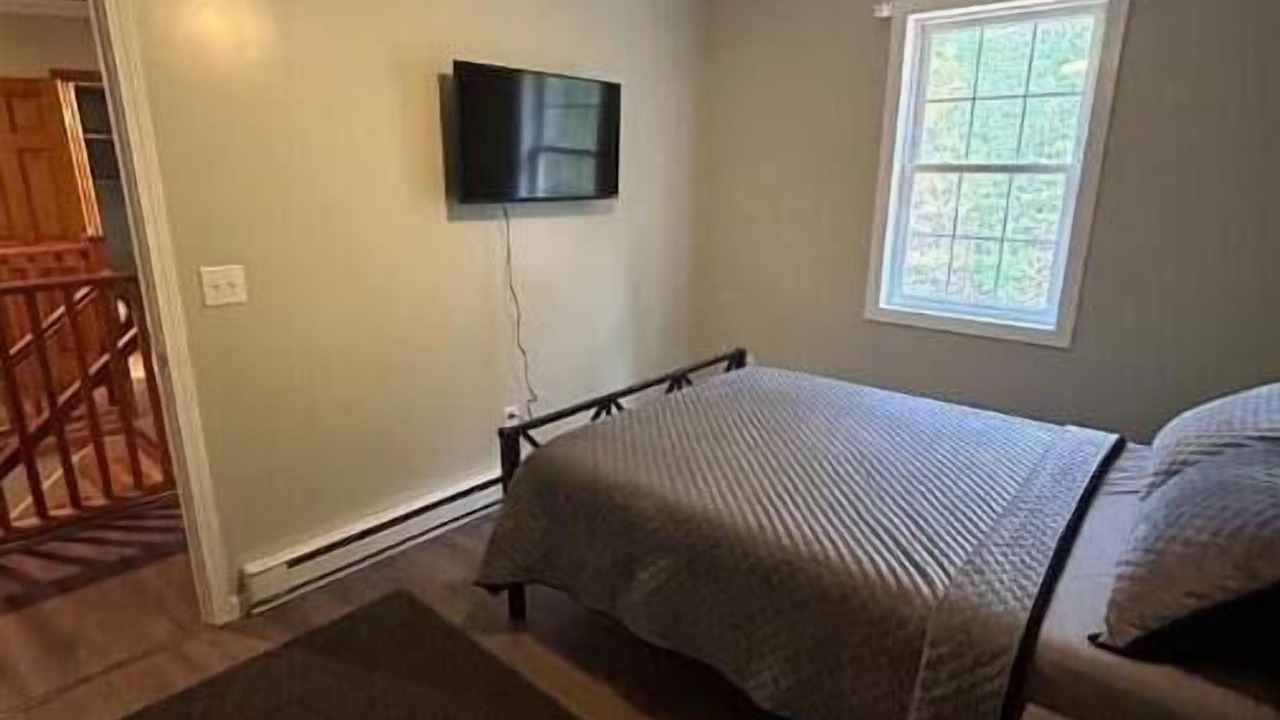 Photo of Bedroom in Green Valley
