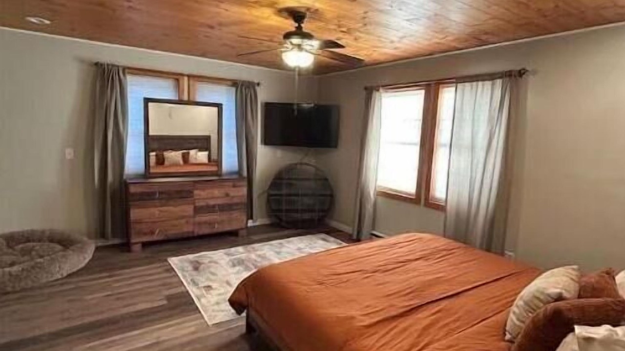 Photo of Bedroom in Green Valley