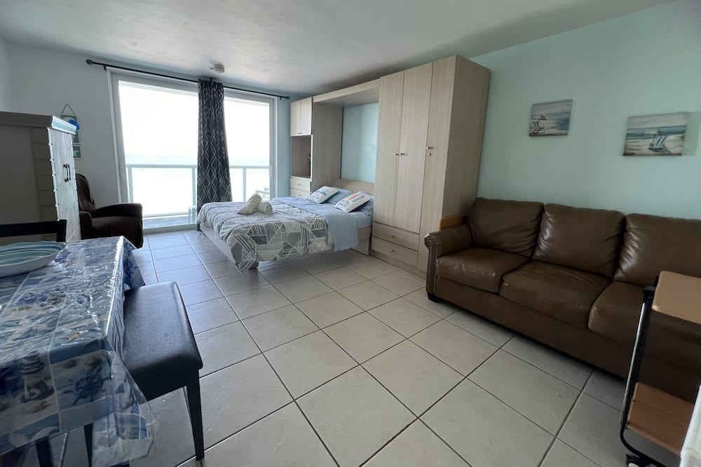 Photo of Livingroom in Sunny Isles Beach