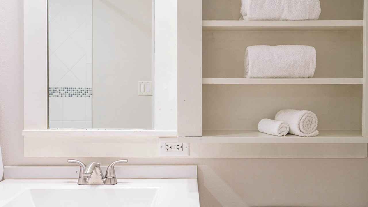Photo of Bathroom in Baytowne Wharf