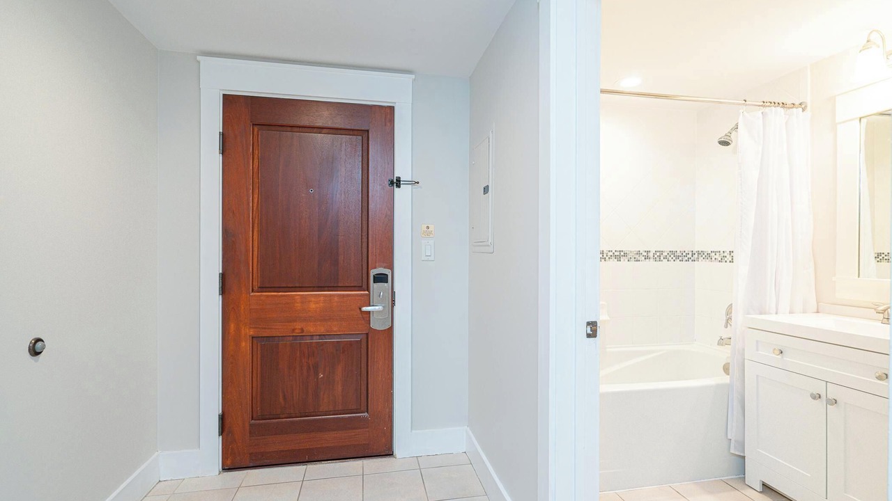 Photo of Bathroom in Baytowne Wharf