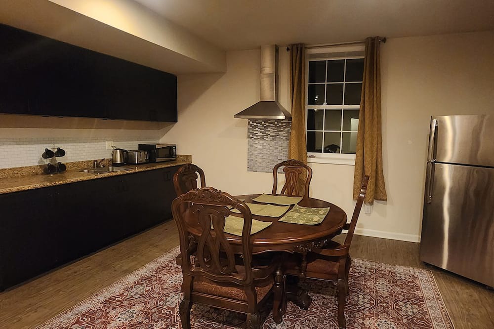 Photo of Kitchen in Triangle