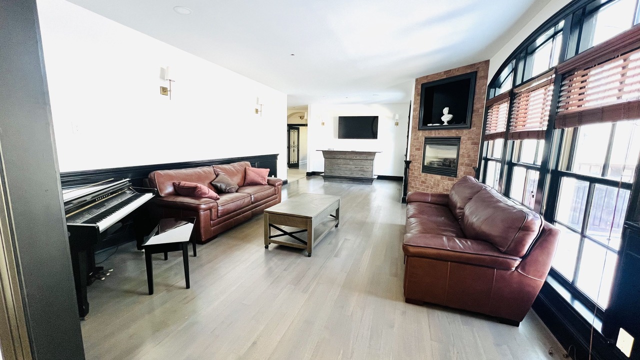Photo of Livingroom in Oakdale