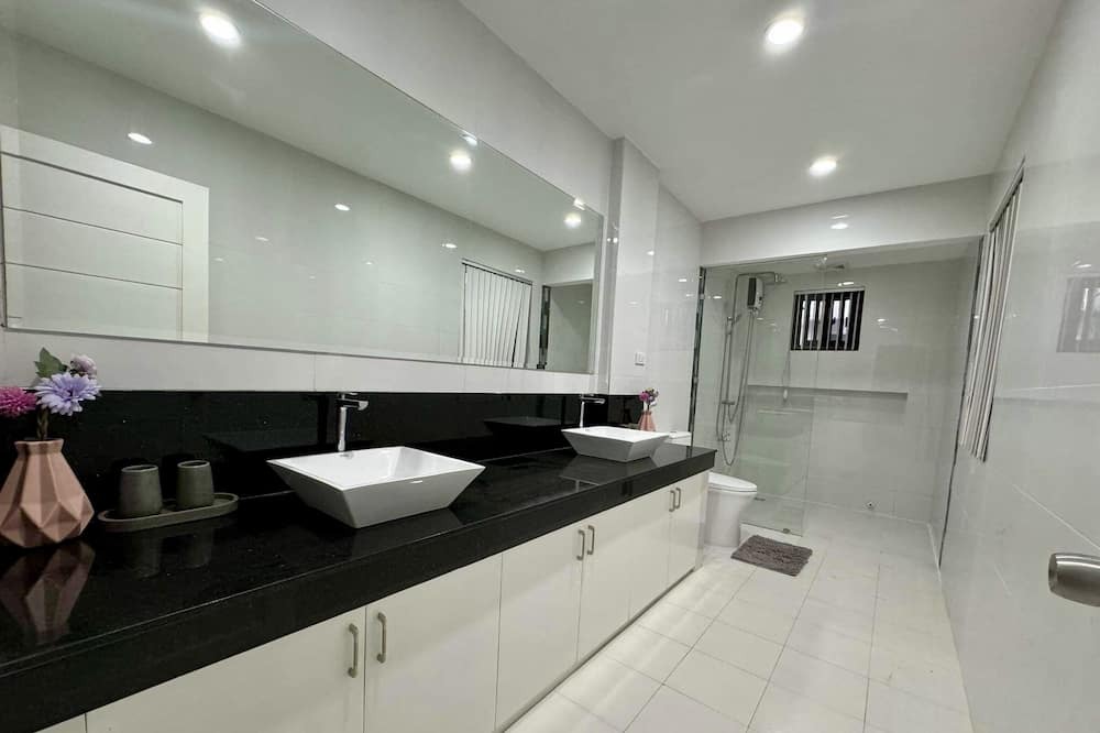 Photo of Bathroom in Angeles City