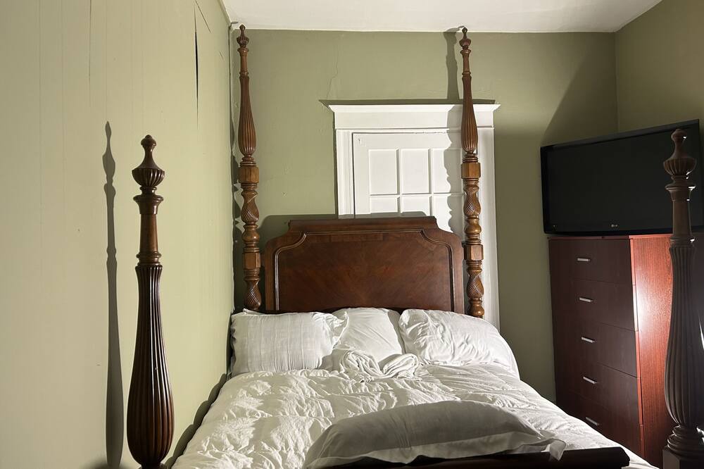 Photo of Bedroom in Baldwin